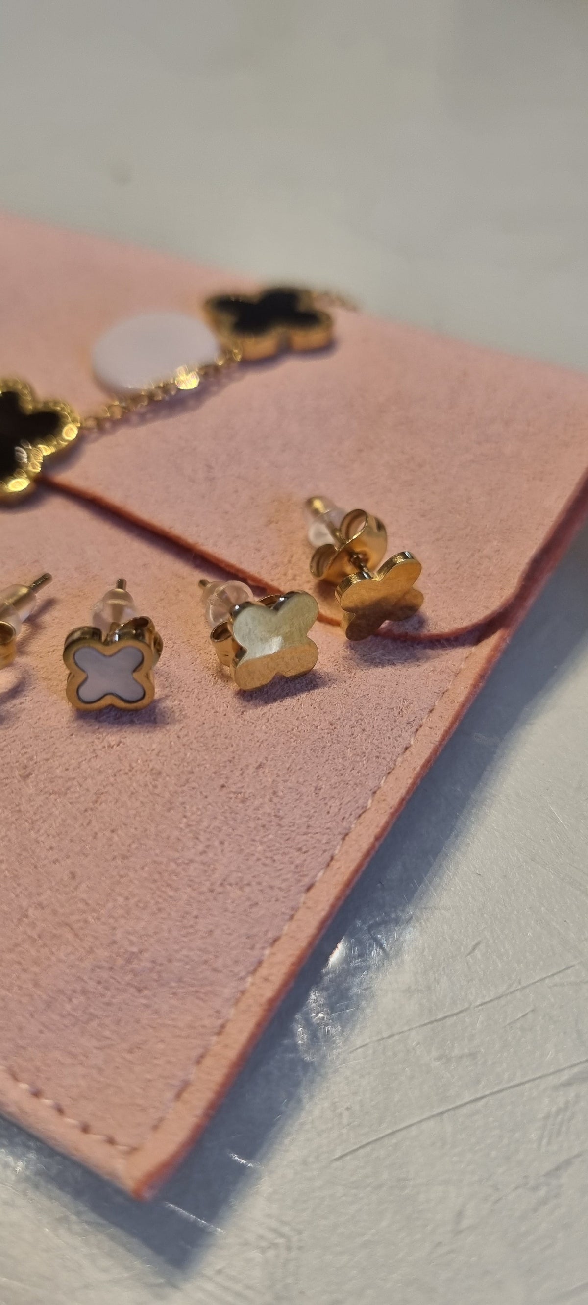 CLOVER MULTI STUD EARRINGS
