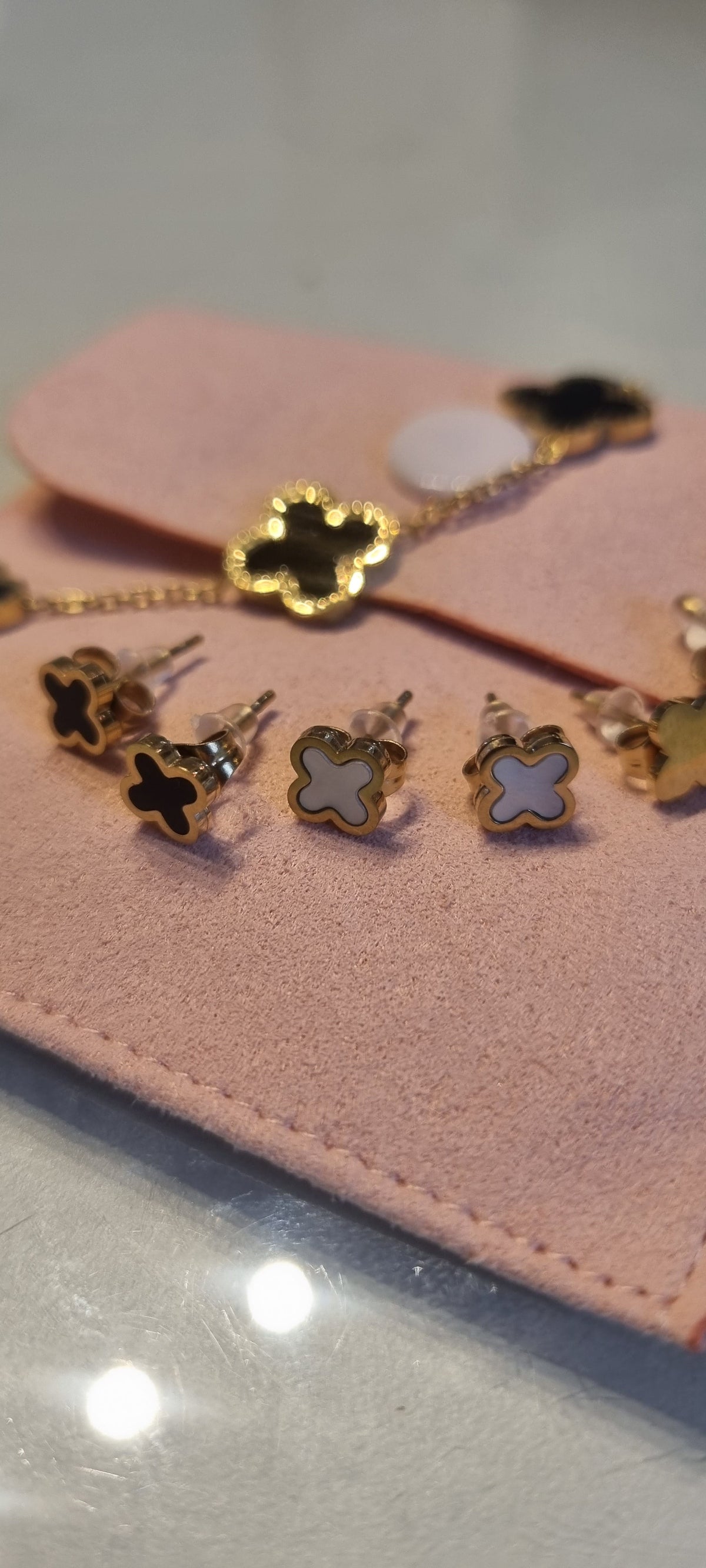 CLOVER MULTI STUD EARRINGS