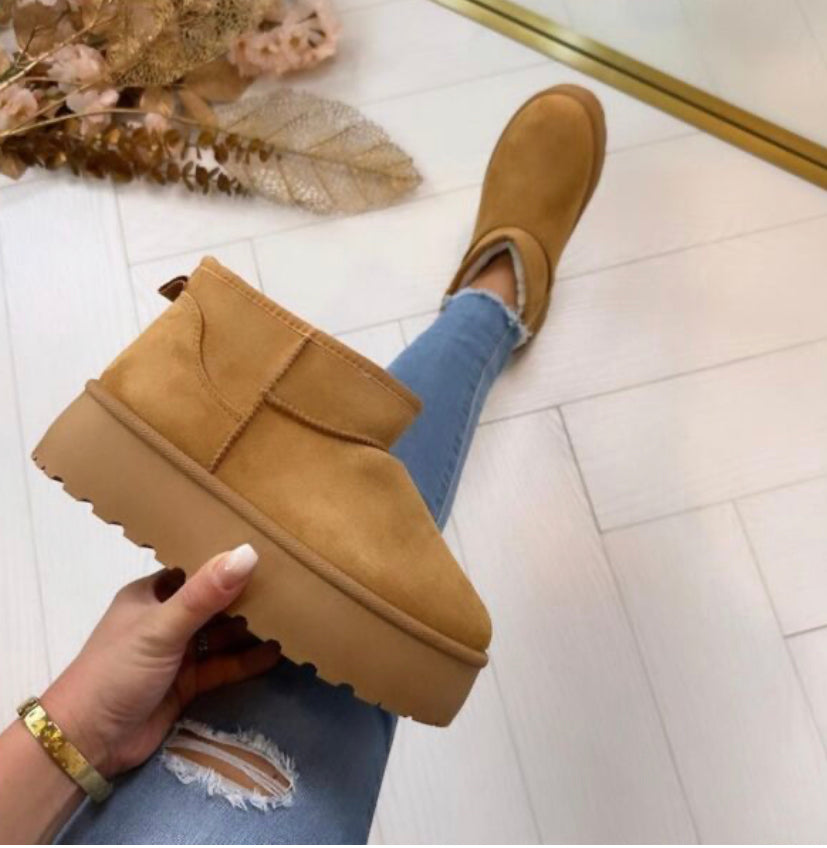 CAMEL PLATFORM BOOTS
